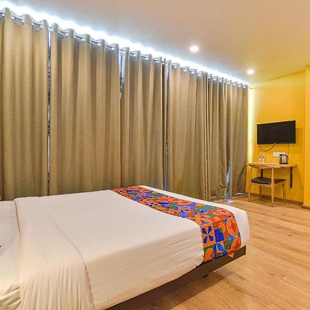 Fabhotel Ny Townhouse Ahmedabad Buitenkant foto