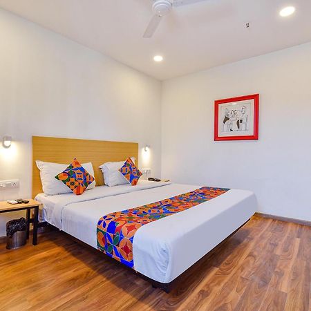 Fabhotel Ny Townhouse Ahmedabad Buitenkant foto