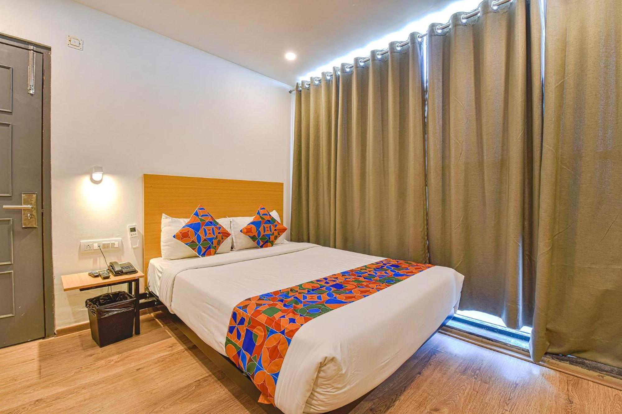 Fabhotel Ny Townhouse Ahmedabad Buitenkant foto