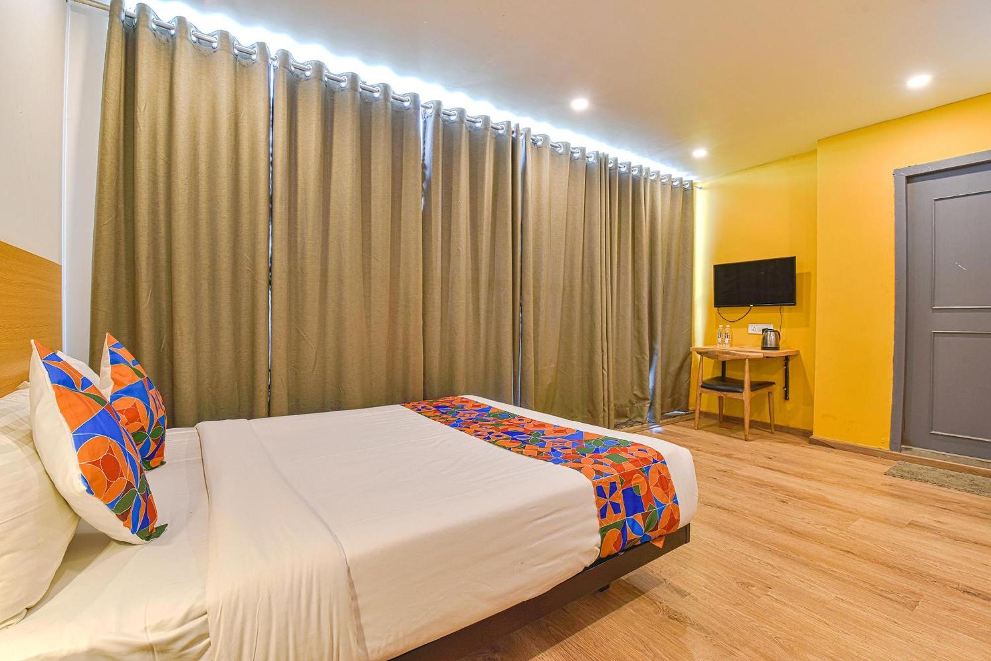 Fabhotel Ny Townhouse Ahmedabad Buitenkant foto