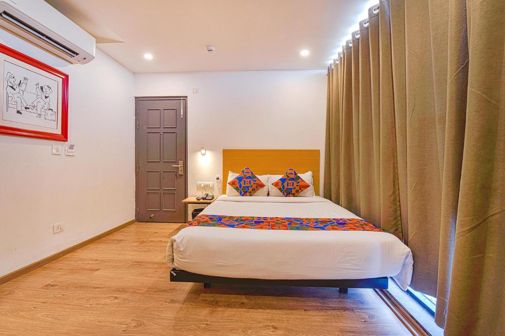 Fabhotel Ny Townhouse Ahmedabad Buitenkant foto