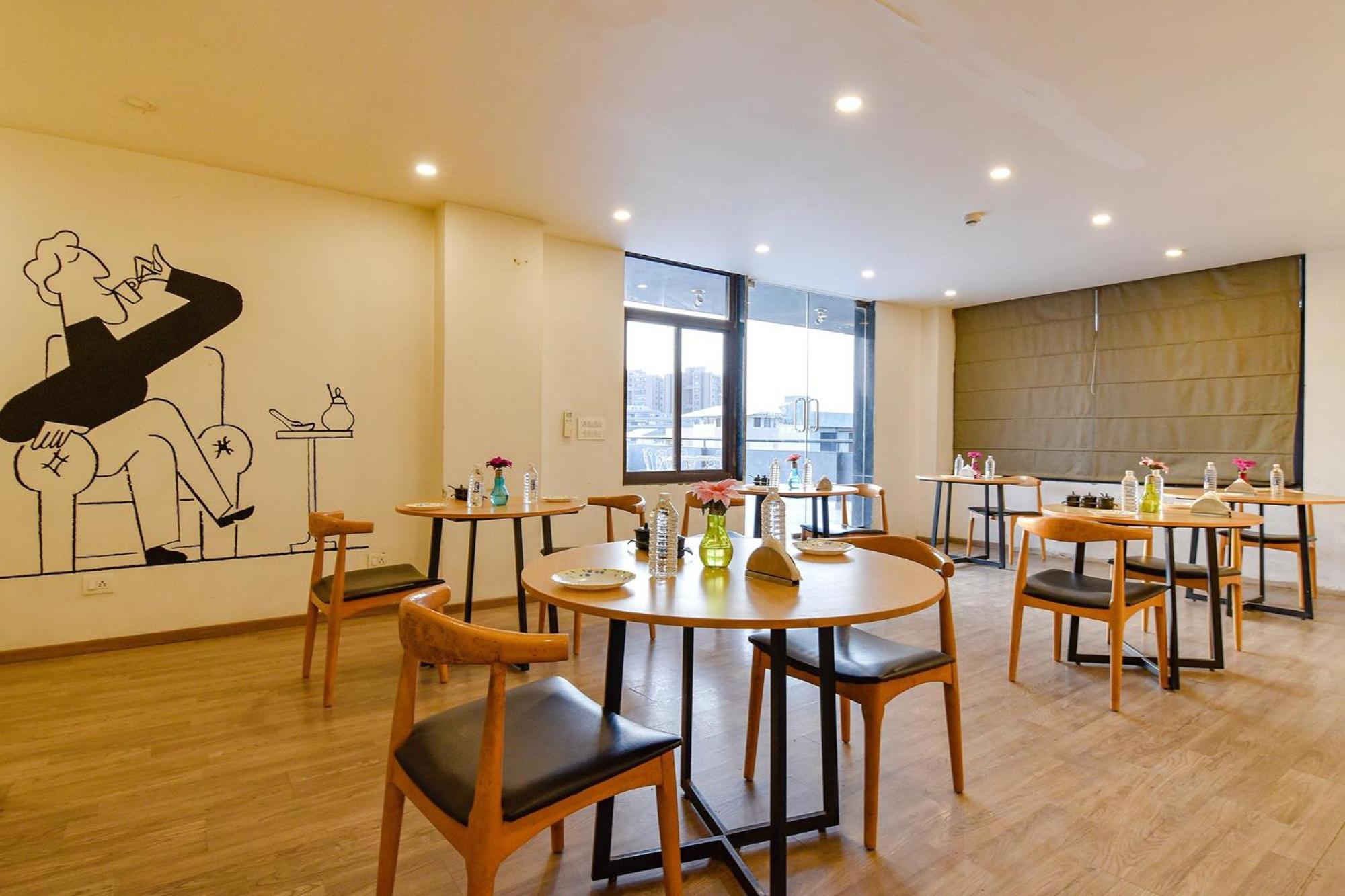 Fabhotel Ny Townhouse Ahmedabad Buitenkant foto