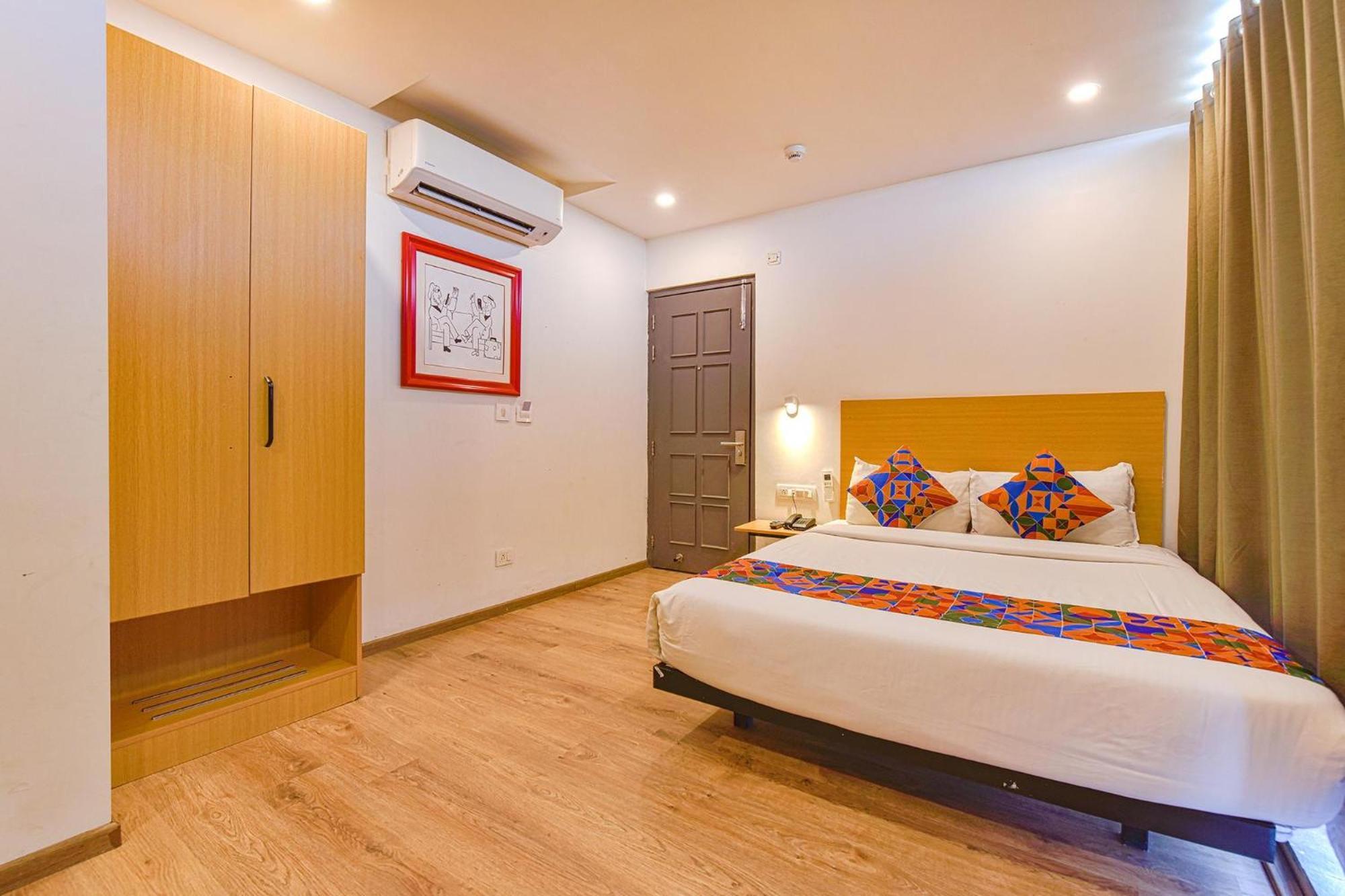 Fabhotel Ny Townhouse Ahmedabad Buitenkant foto