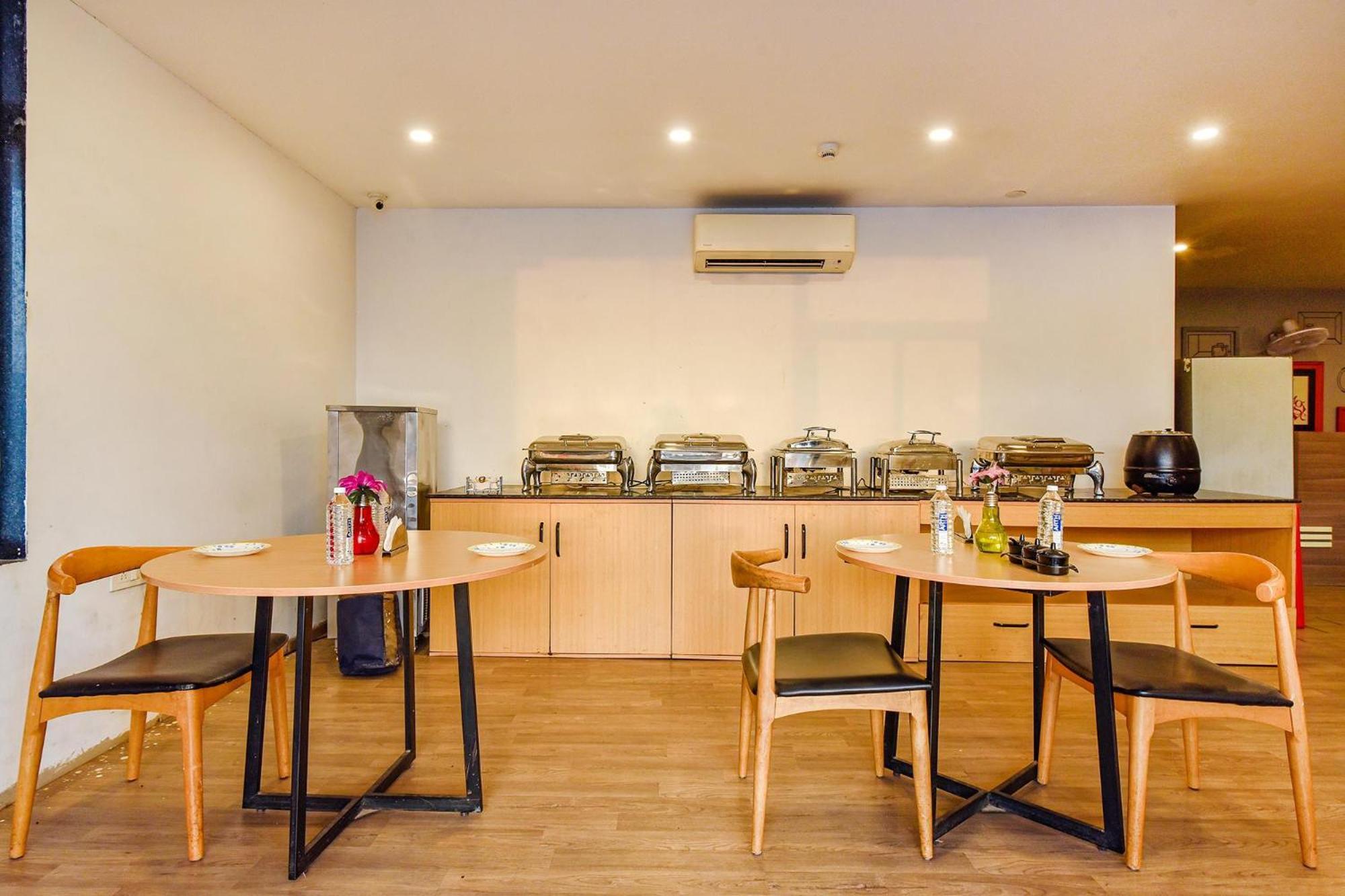 Fabhotel Ny Townhouse Ahmedabad Buitenkant foto