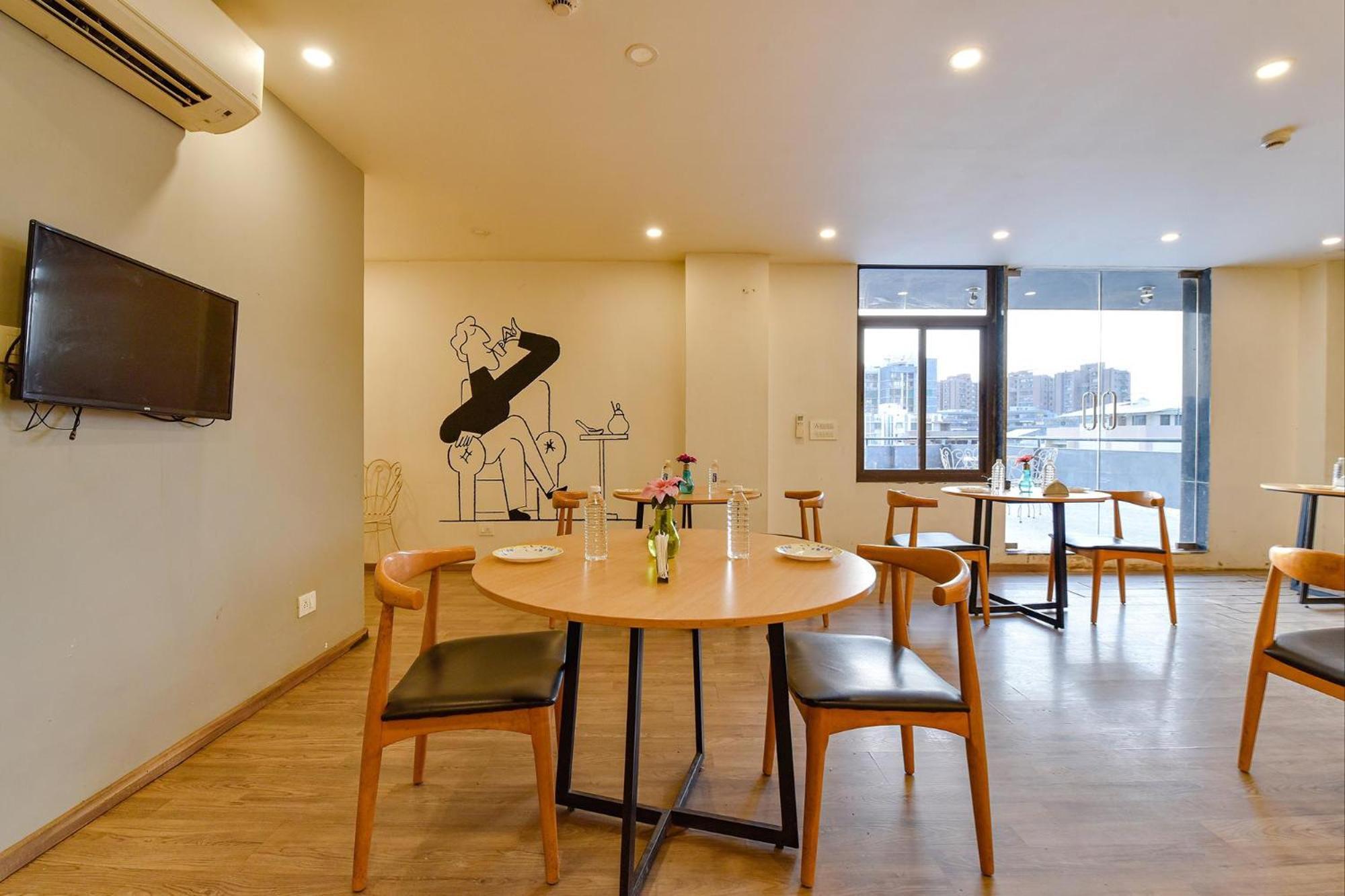 Fabhotel Ny Townhouse Ahmedabad Buitenkant foto