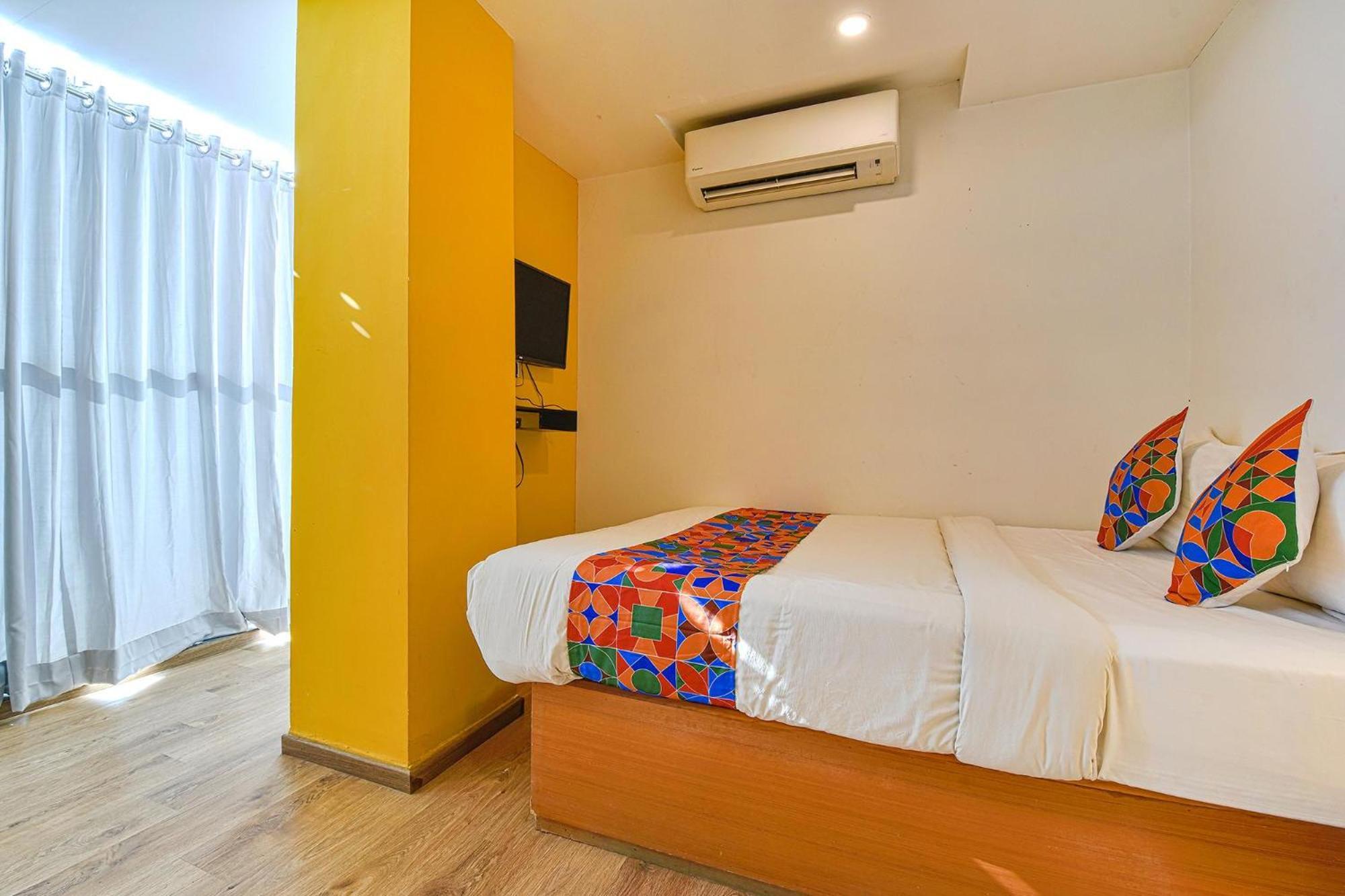 Fabhotel Ny Townhouse Ahmedabad Buitenkant foto