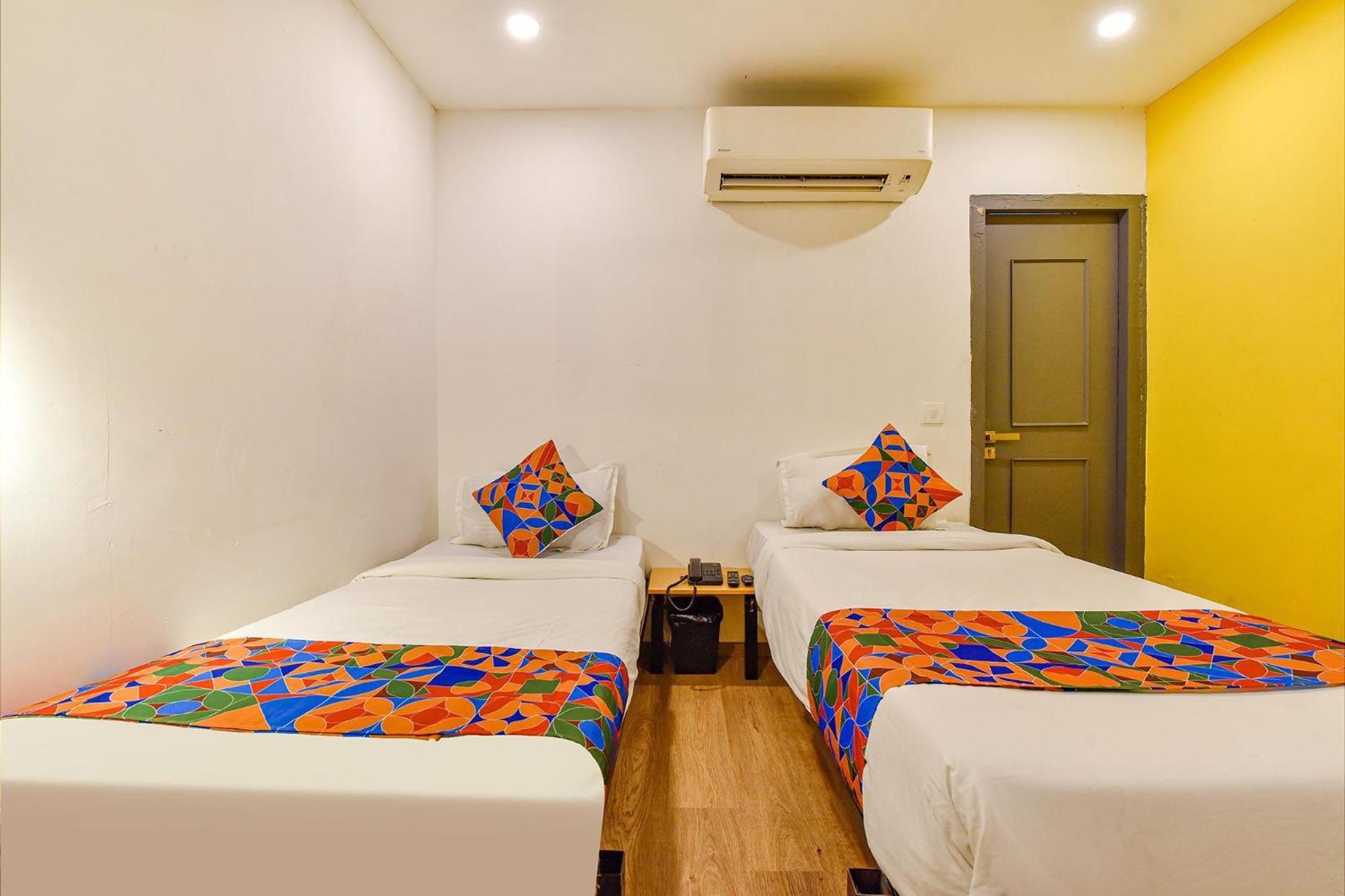 Fabhotel Ny Townhouse Ahmedabad Buitenkant foto