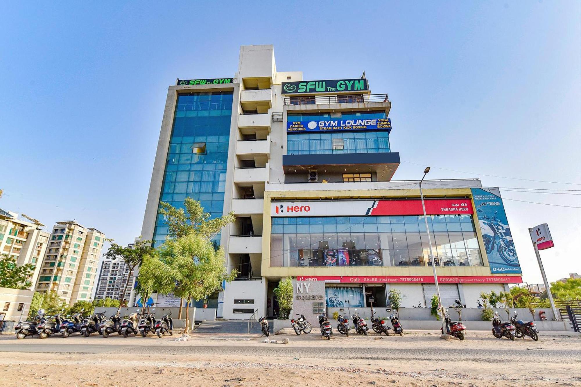 Fabhotel Ny Townhouse Ahmedabad Buitenkant foto