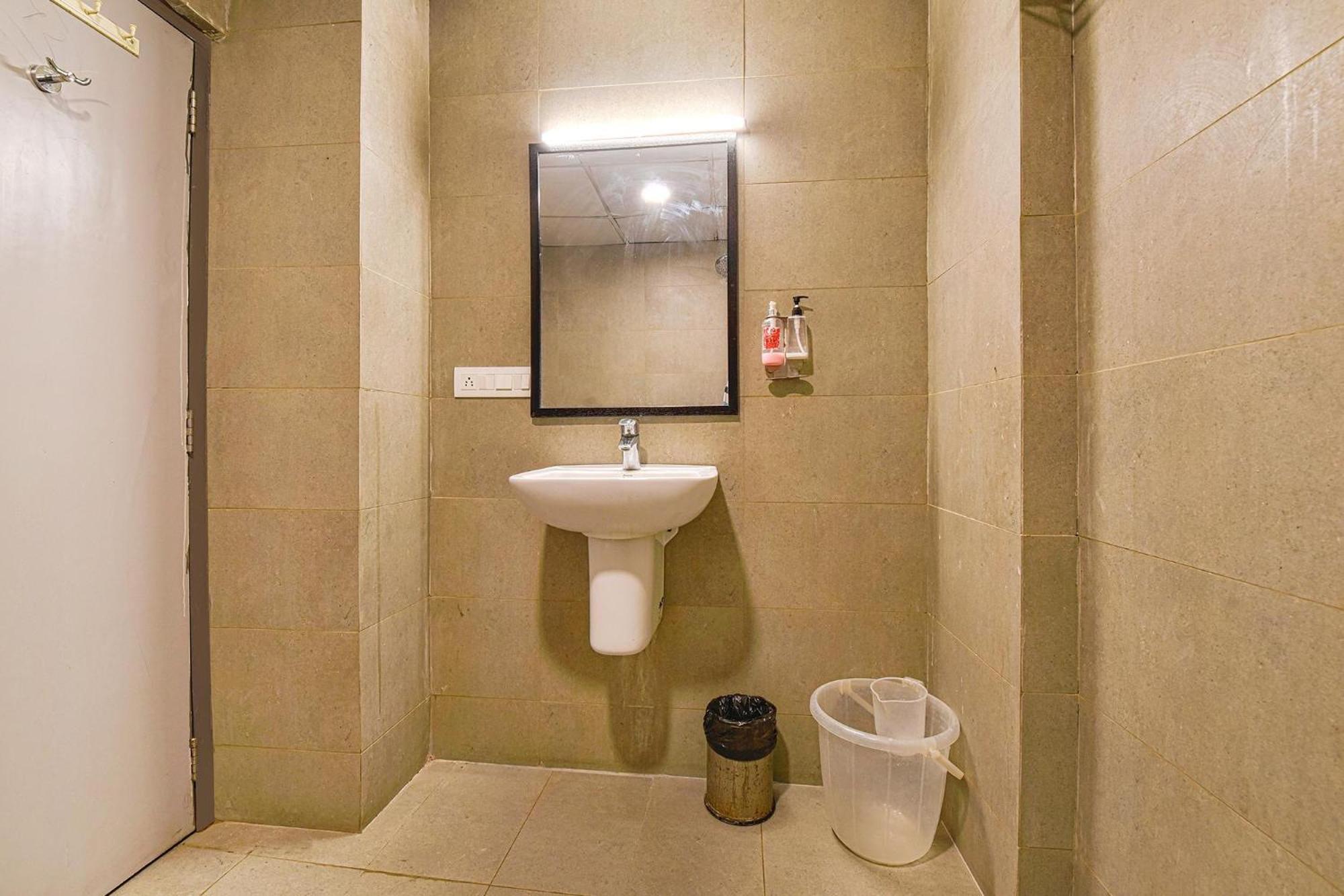 Fabhotel Ny Townhouse Ahmedabad Buitenkant foto
