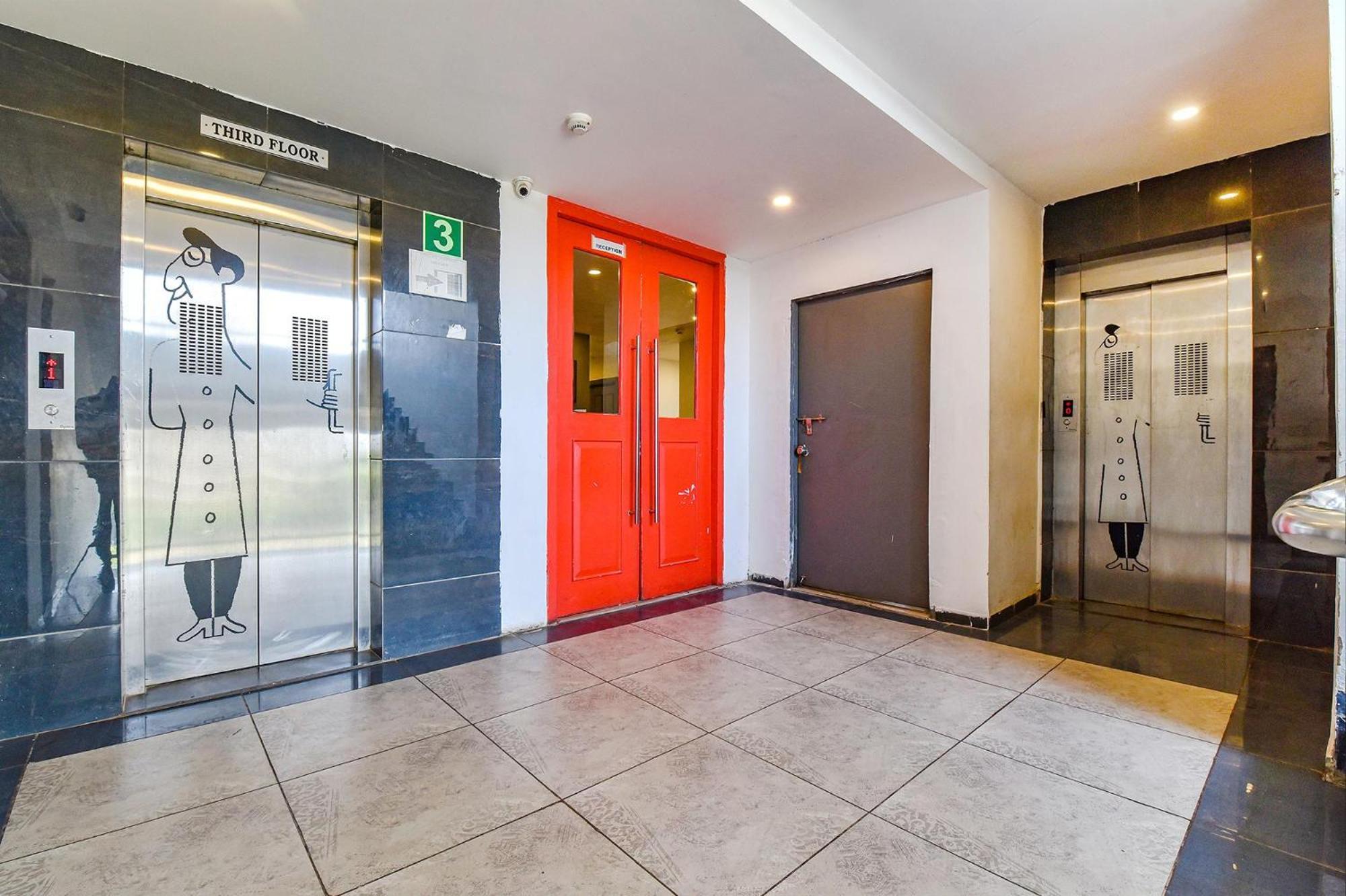 Fabhotel Ny Townhouse Ahmedabad Buitenkant foto